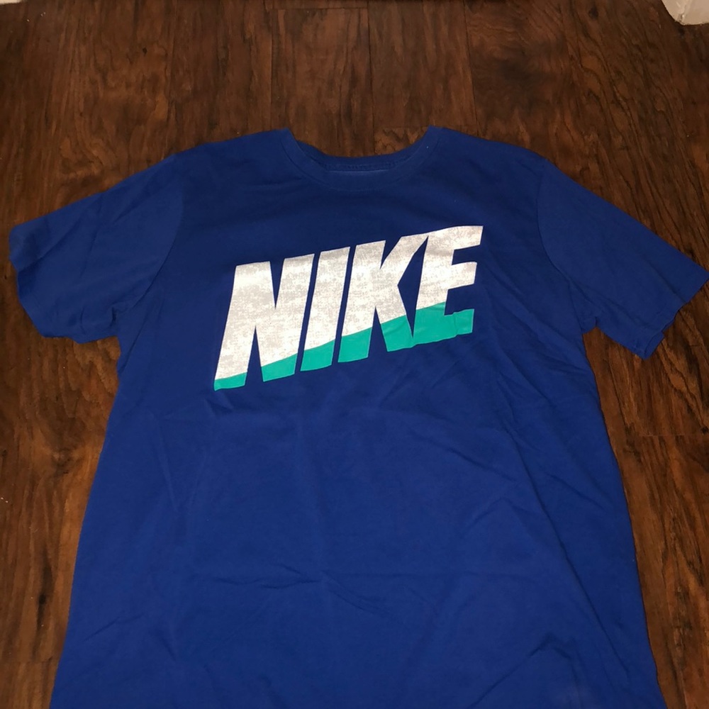 Nike T-shirt